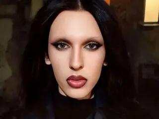 PolinaManson sexe anal show